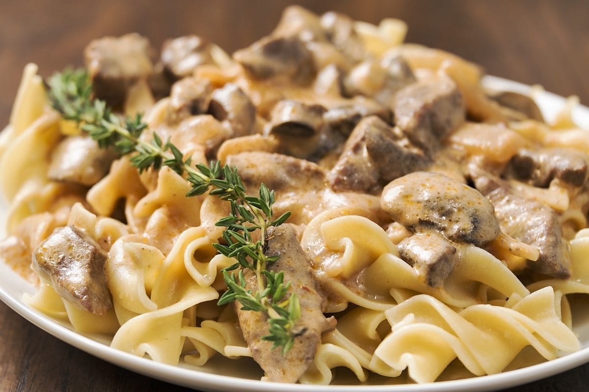 Beef Stroganoff And Egg Noodles Dinner Factory